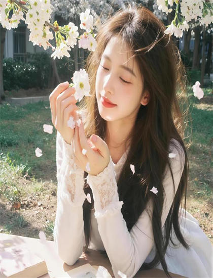 漂亮的保姆中文版_总裁的女人免费阅读_飘花电影院手机网在线观看